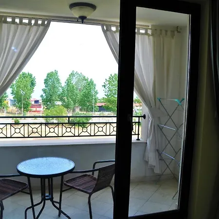 Private Apartment In Kavatsi Beach * 索佐波尔
