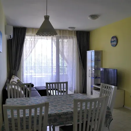 Private Apartment In Kavatsi Beach 公寓 索佐波尔