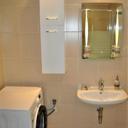 公寓 Private Apartment In Kavatsi Beach