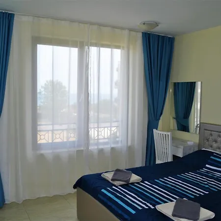 Private Apartment In Kavatsi Beach 公寓 索佐波尔