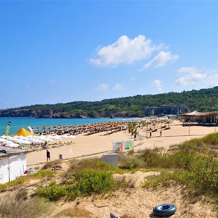 Private Apartment In Kavatsi Beach * 索佐波尔